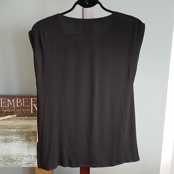 Mixed media sleeveless top - Picture 3 of 5